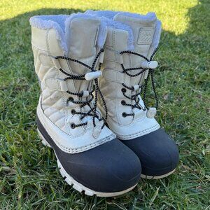 All in Motion Kids Shay white waterproof winter snow boots big kid size 3